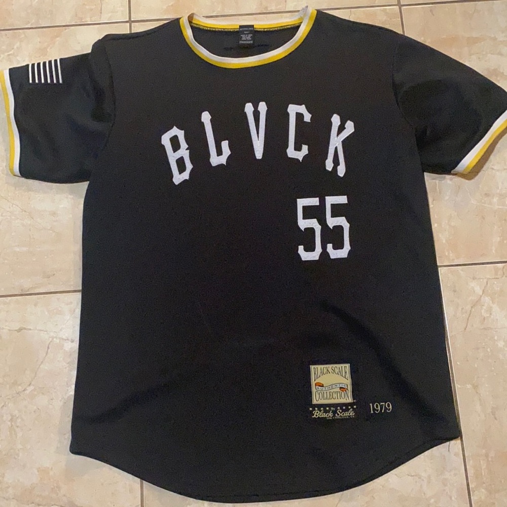 Black scale pullover jersey super good condition worn like 6 times